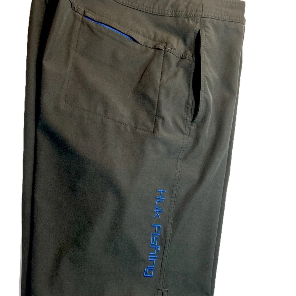 Huk Black Cargo performance board fishing Pants 38 with Blue Accent